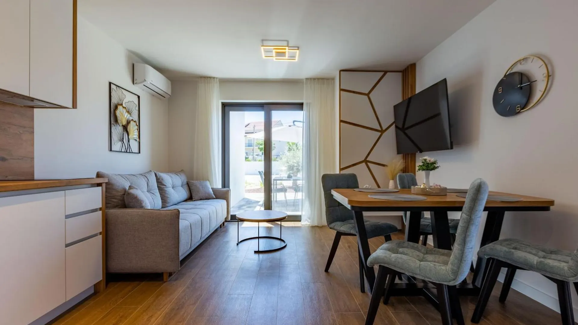 Casa Mia Apartments With Parking Zadar